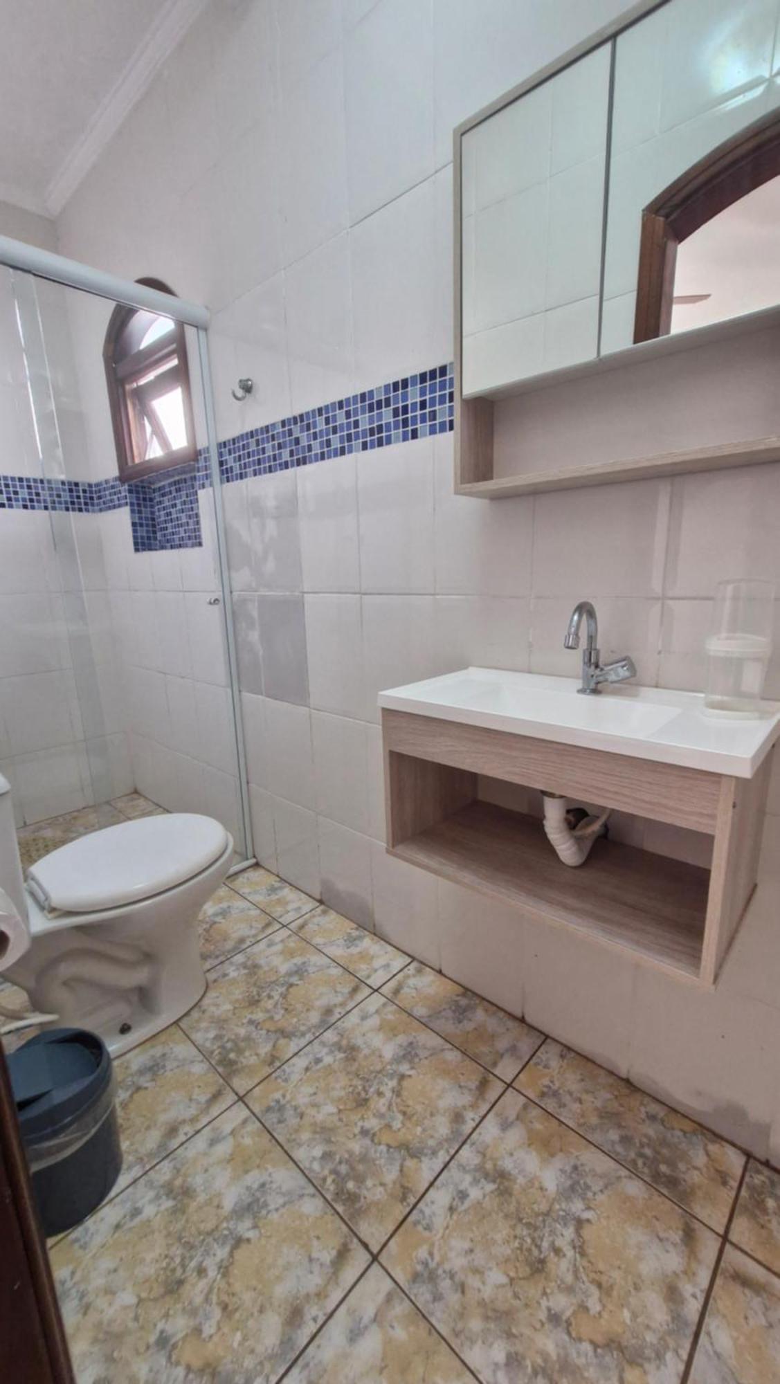 Apto Amplo, Arejado E Mobiliado Na Da Enseada-guaruja Apartamento